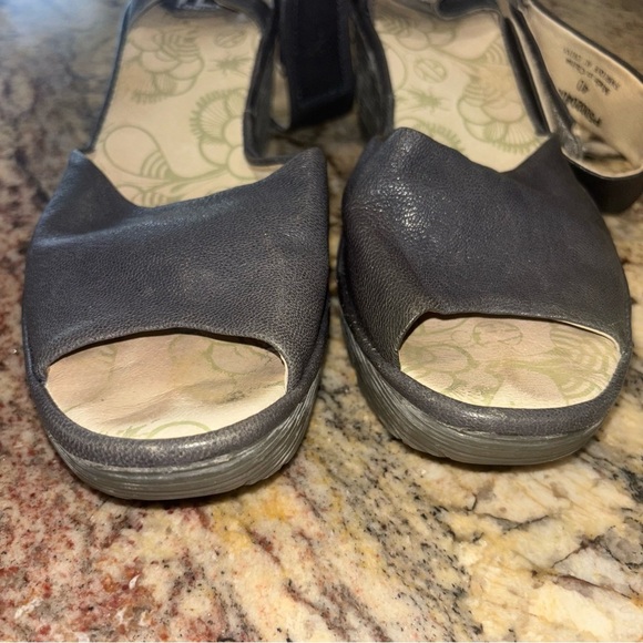 Fly London Women's Gary Wedge Sandals - Picture 4 of 7